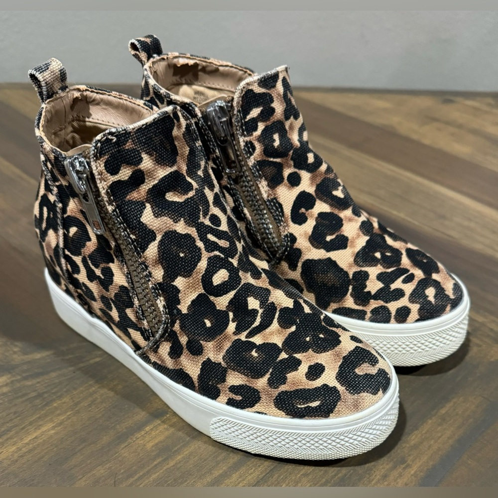 Women’s Steve Madden Cheetah Print Wedgie Sneaker Shoes Size 5.5M WEDG01S1